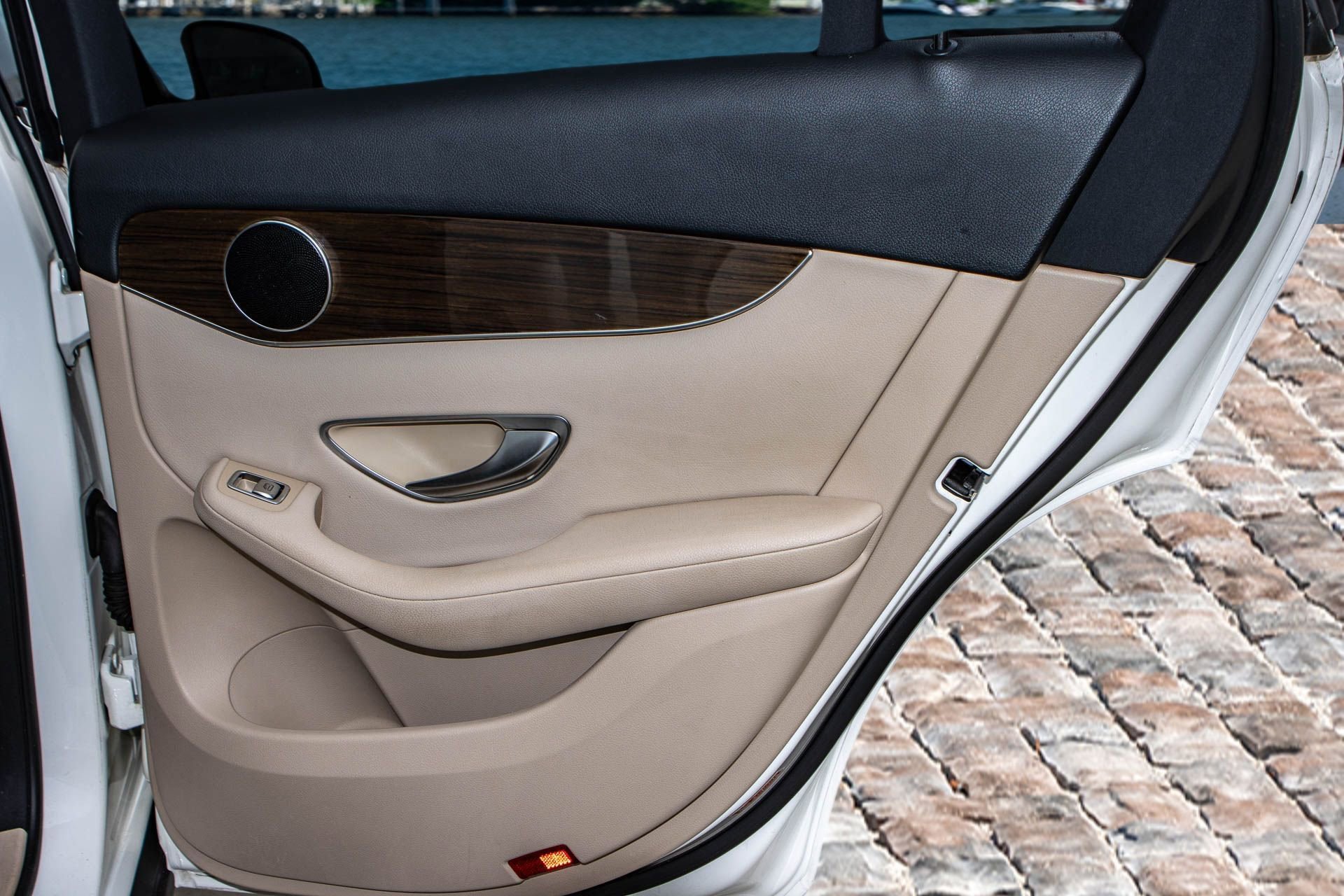 Used 2021 Mercedes-Benz GLC 300 w/ Premium Package image 14