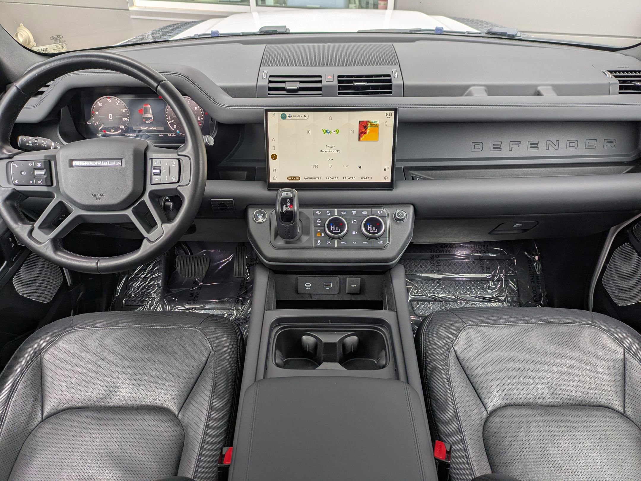 Used 2024 Land Rover Defender 130 X-Dynamic SE image 24