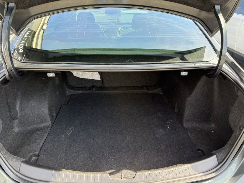 Used 2017 Chevrolet Malibu LT image 30