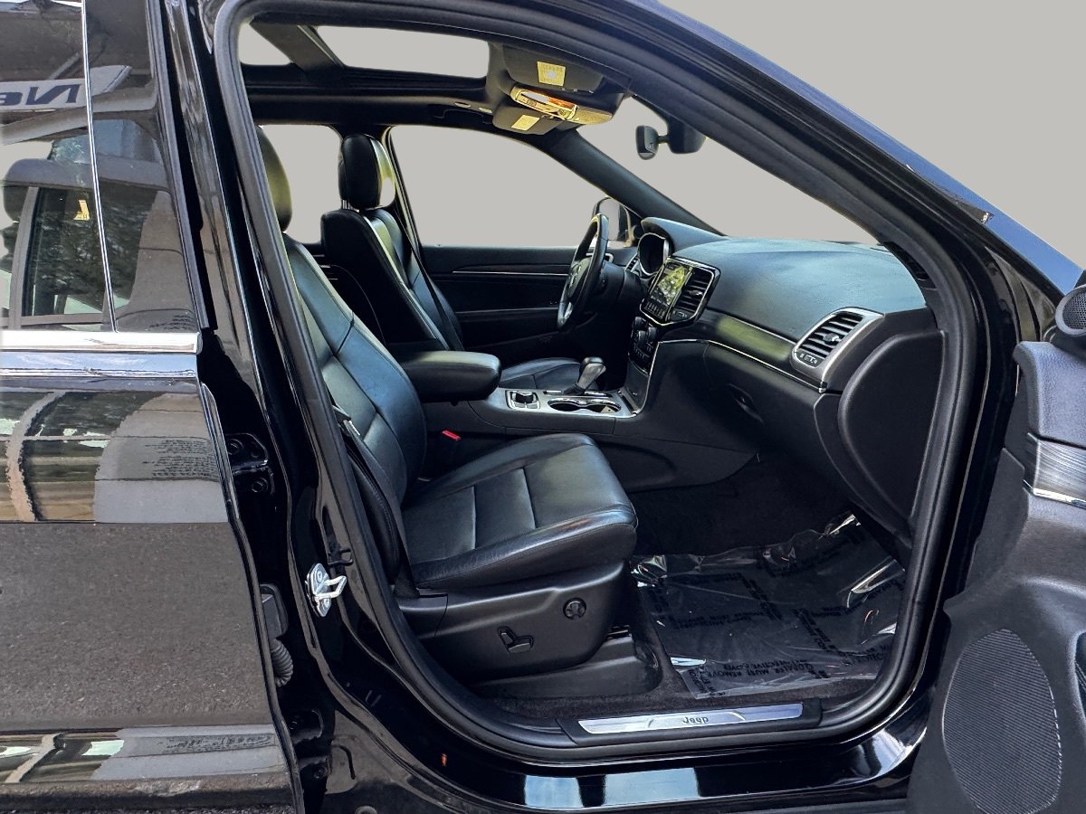 Used 2019 Jeep Grand Cherokee Limited w/ Luxury Group II AWD/4WD image 18