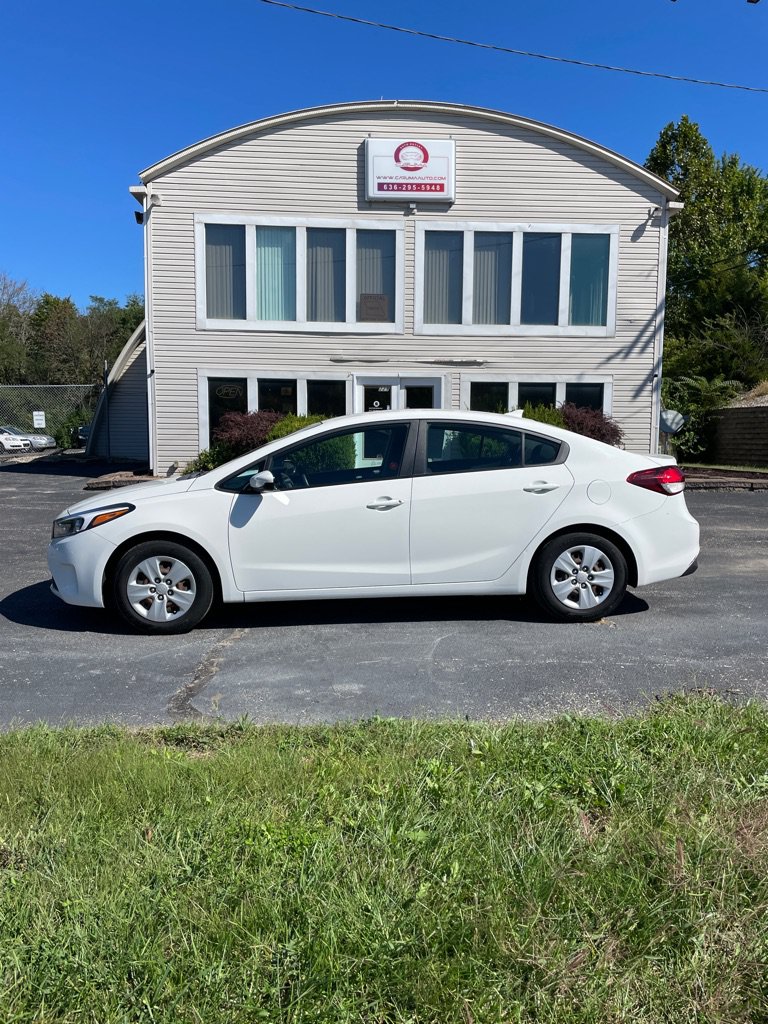 Used 2018 Kia Forte LX FWD image 2
