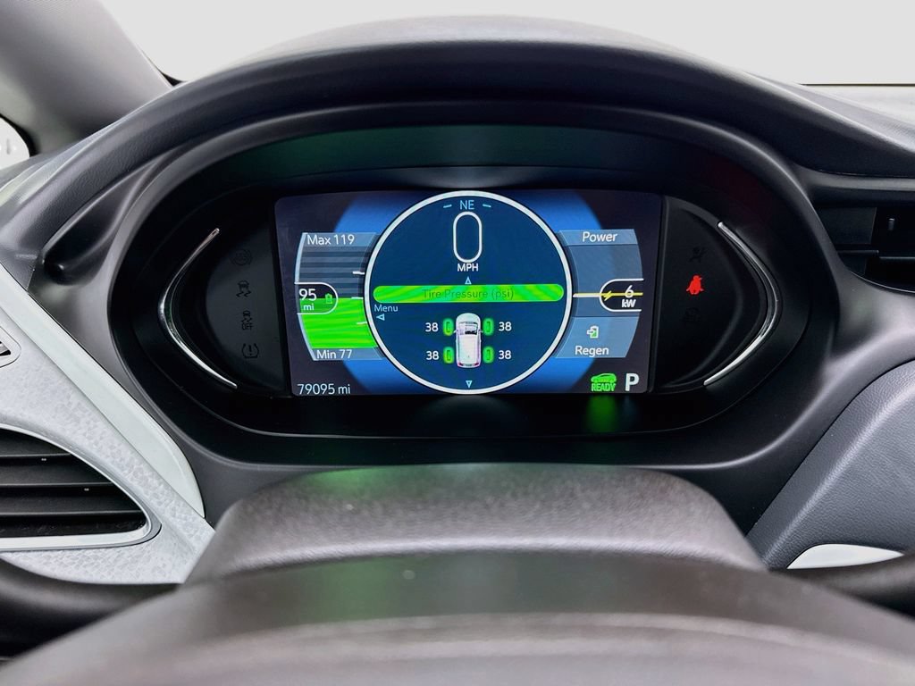 Used 2019 Chevrolet Bolt Premier w/ Infotainment Package FWD image 32