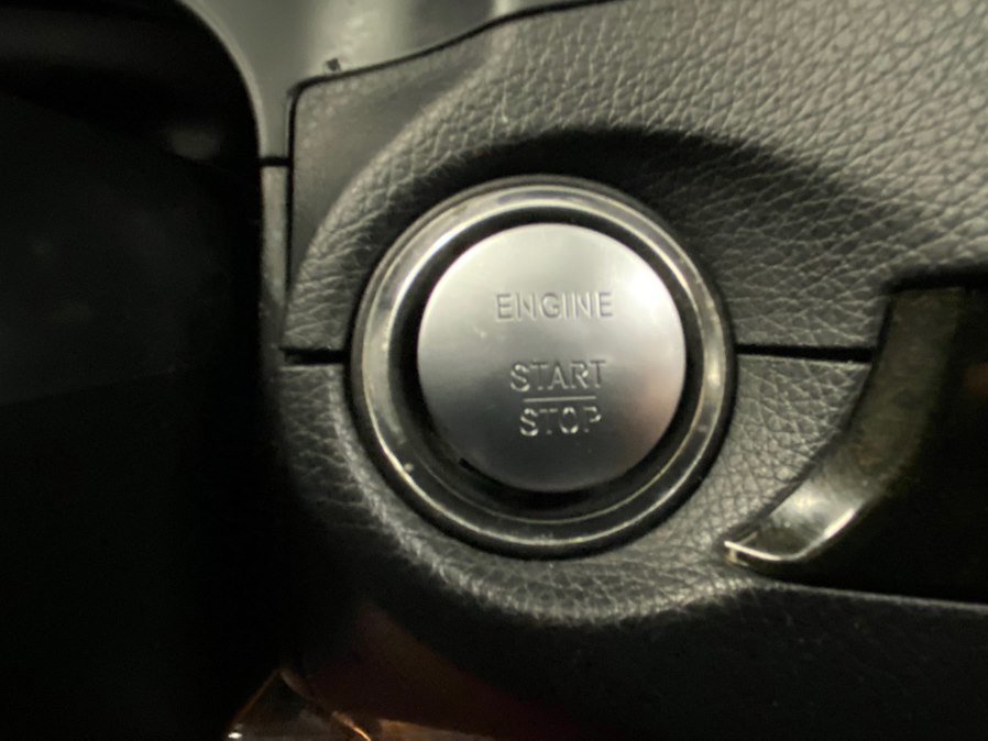 Used 2015 Mercedes-Benz E 400 4MATIC Coupe image 31