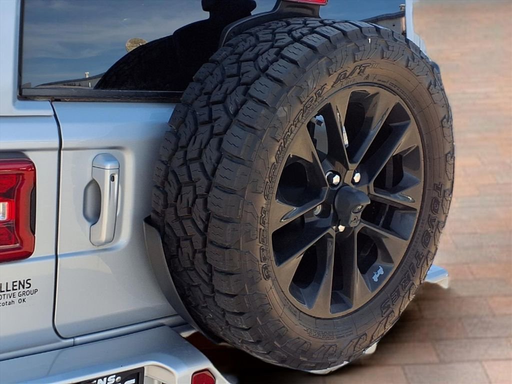 Used 2023 Jeep Wrangler Altitude image 32