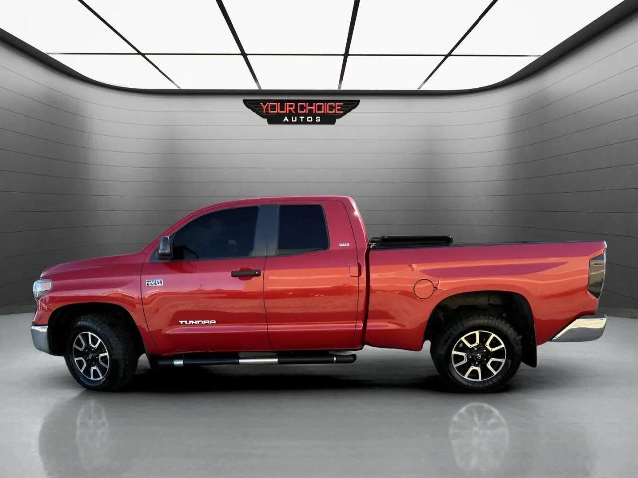 Used 2018 Toyota Tundra SR5 AWD/4WD image 3