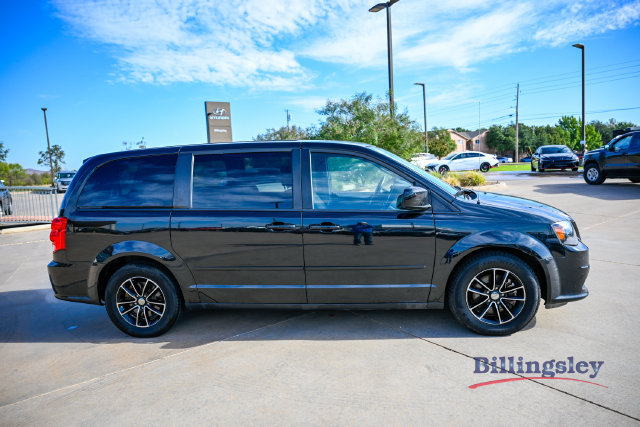Used 2016 Dodge Grand Caravan SXT w/ UConnect Hands-Free Group FWD image 6