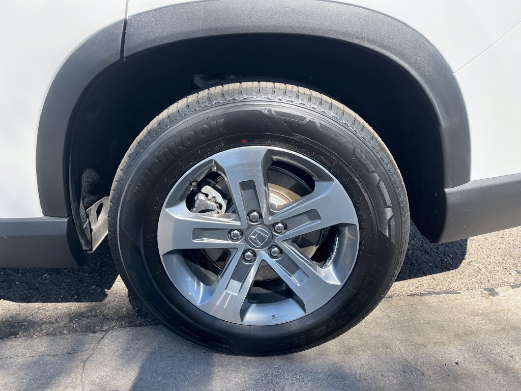 Used 2025 Honda Pilot EX-L image 32