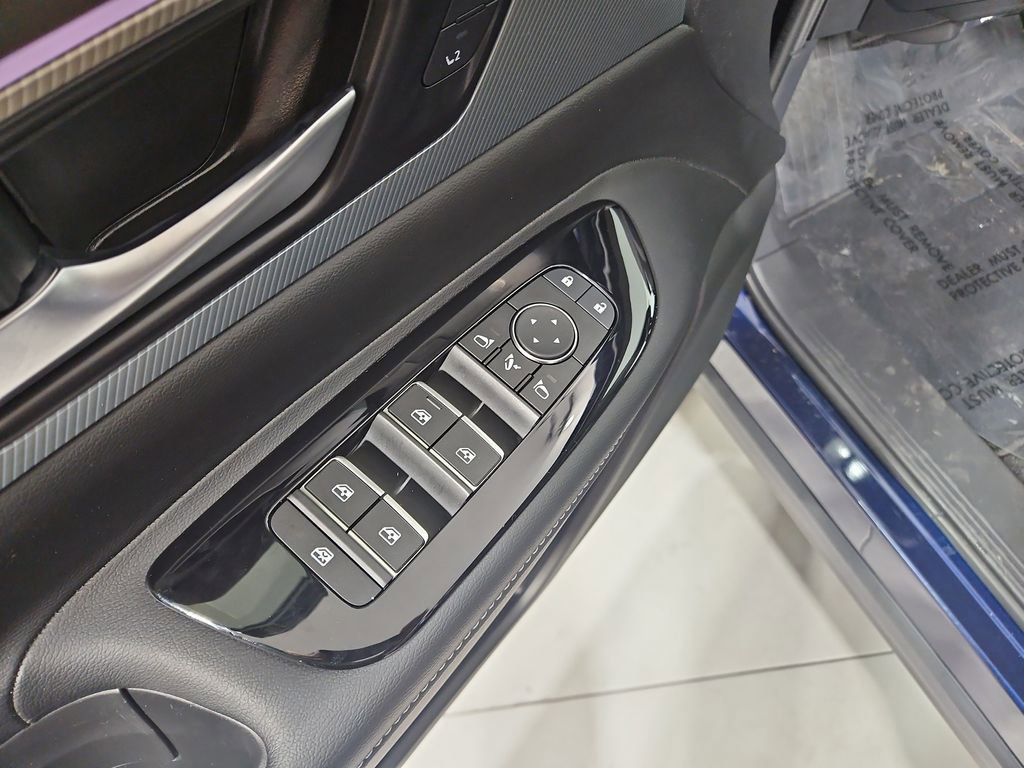 Certified 2025 Nissan Murano Platinum w/ Cargo Package image 13