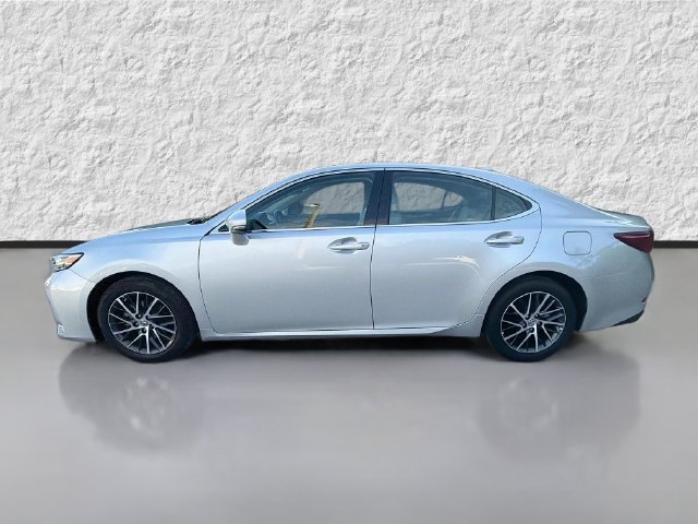 Used 2016 Lexus ES 350 w/ Luxury Package w/Wood Trim FWD image 6