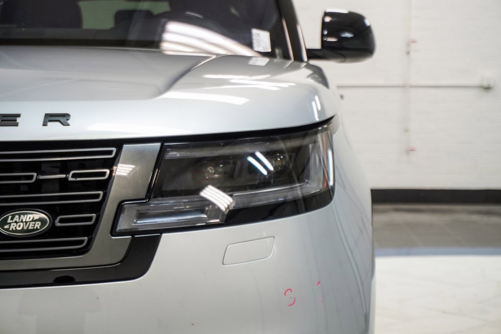 Used 2023 Land Rover Range Rover SE image 16