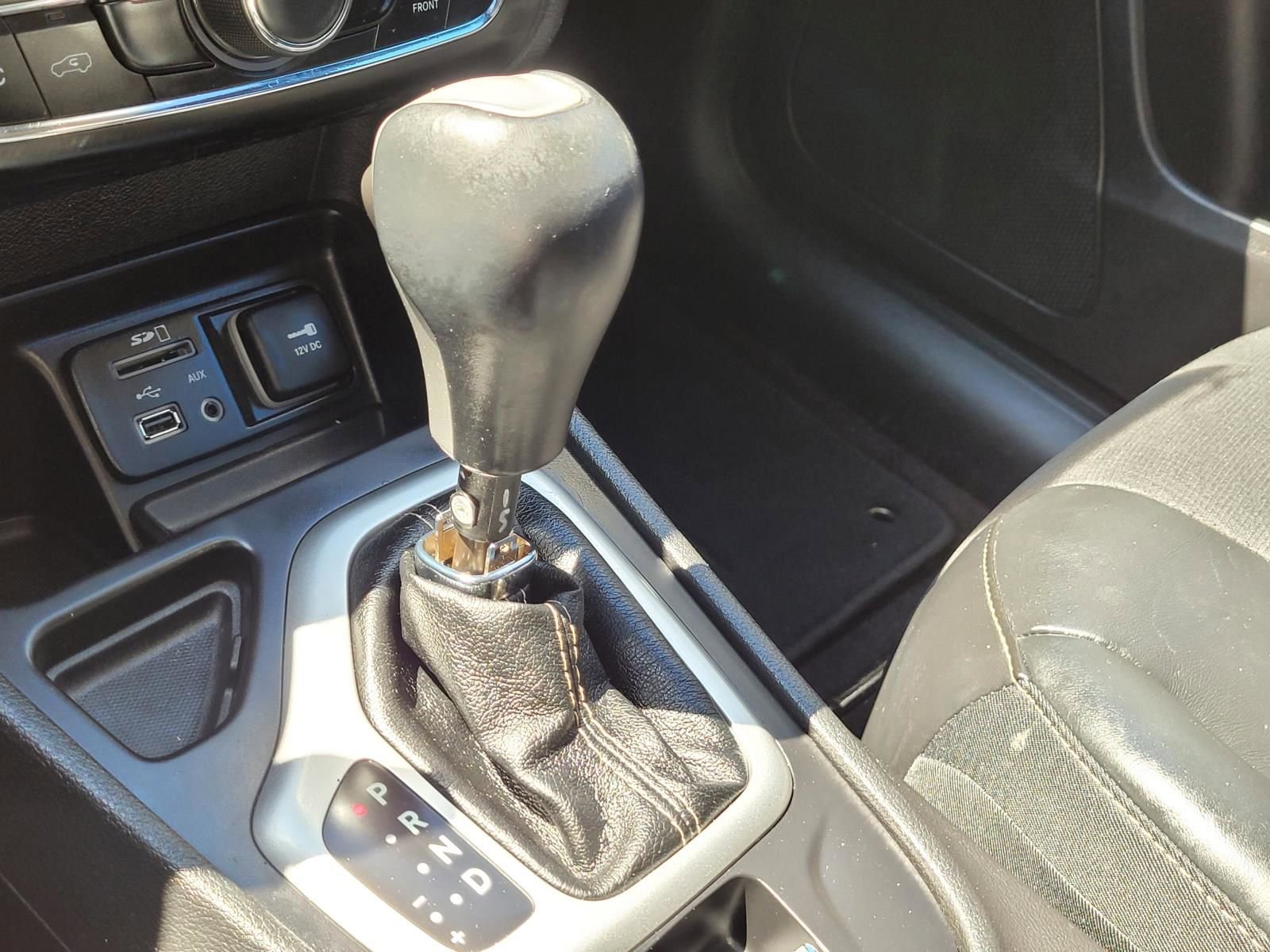 Used 2018 Jeep Cherokee Latitude Plus FWD image 26
