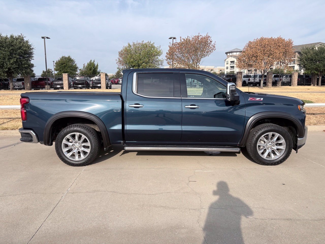 Used 2021 Chevrolet Silverado 1500 LTZ w/ Technology Package AWD/4WD image 3