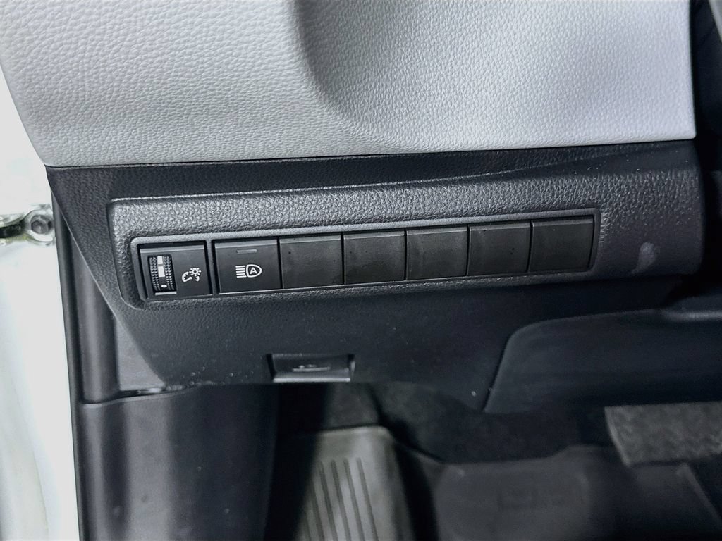 Used 2025 Toyota Corolla SE FWD image 22