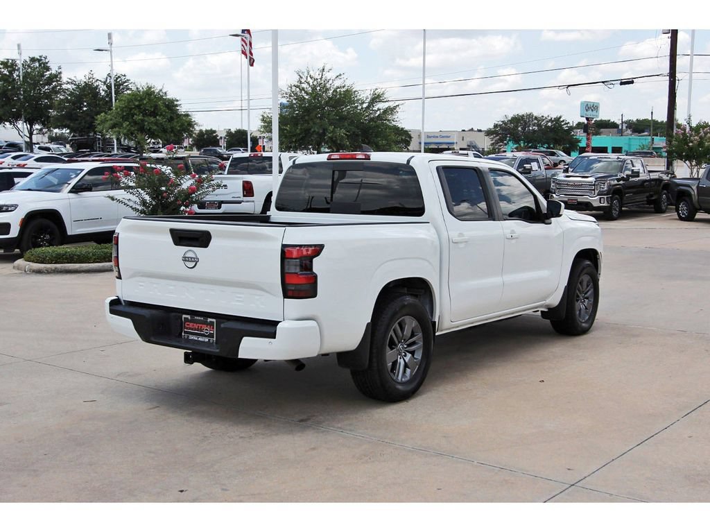 Used 2025 Nissan Frontier SV w/ SV Convenience Package RWD image 4
