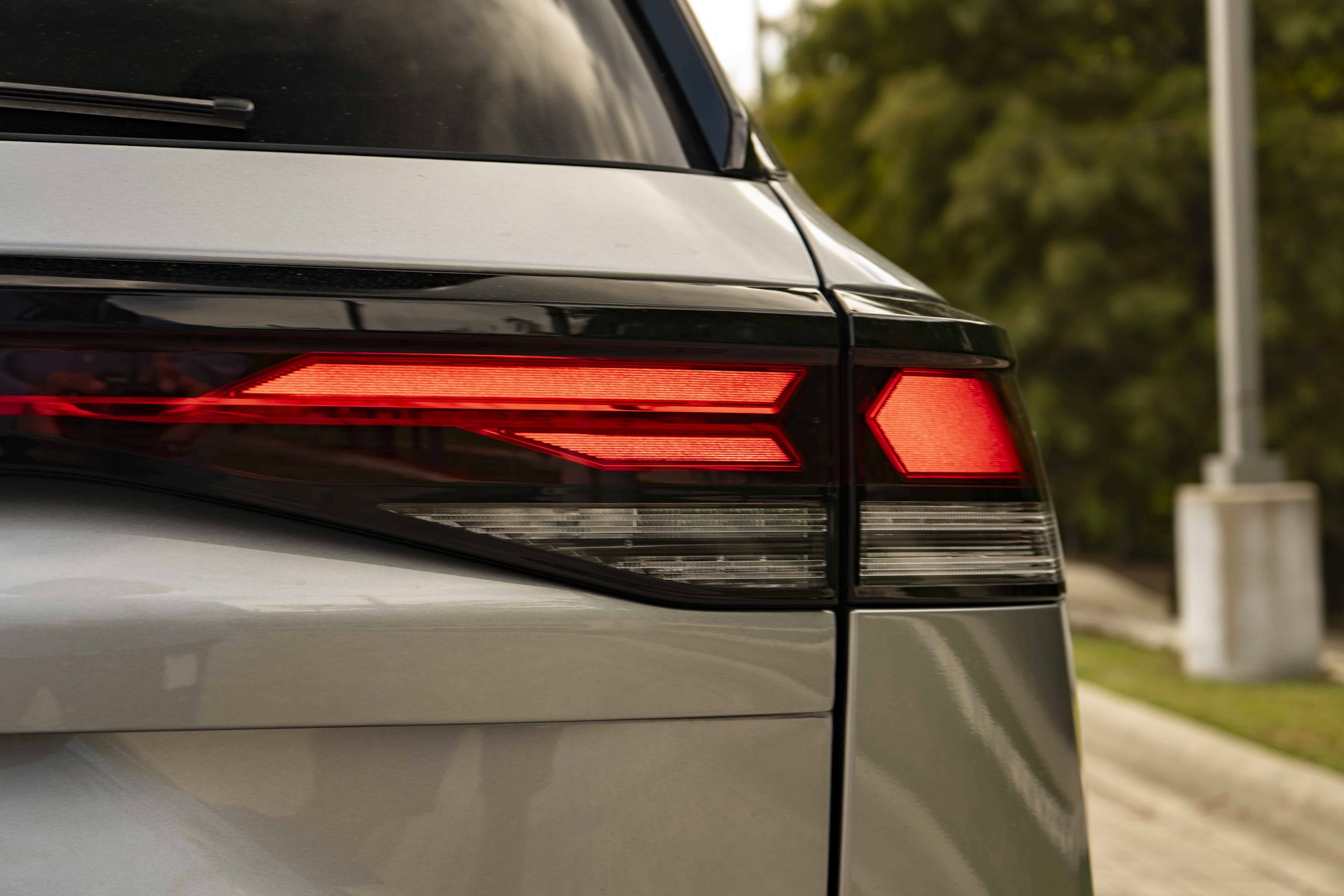 Certified 2026 Volkswagen Tiguan SE FWD image 12