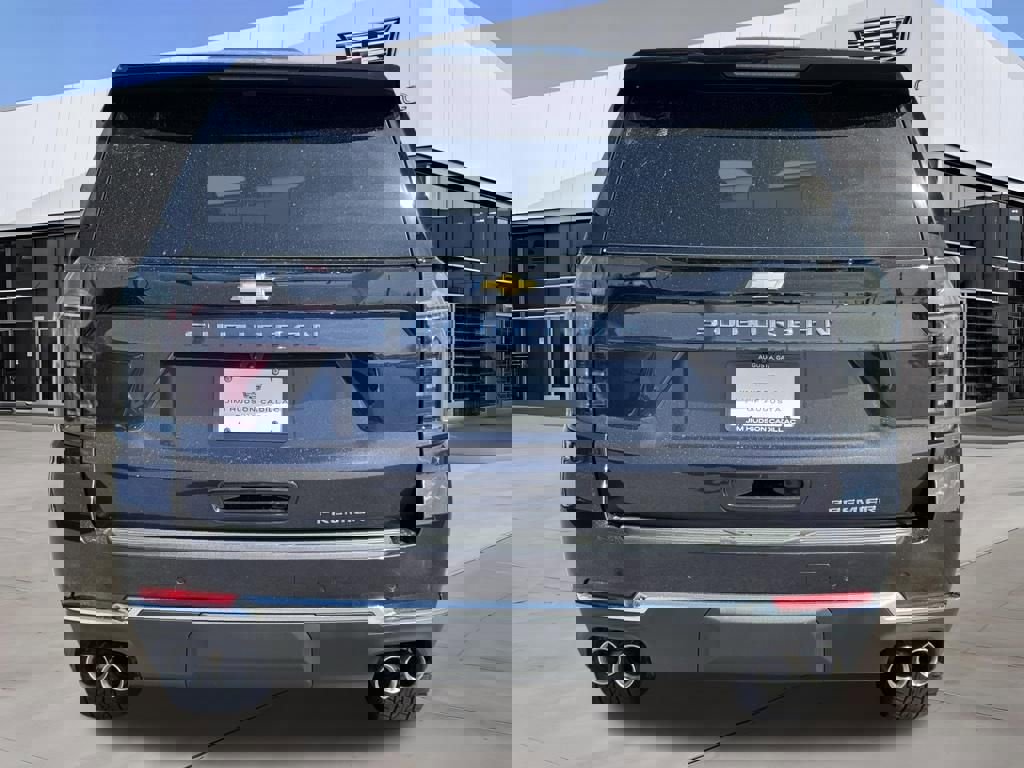 Used 2025 Chevrolet Suburban Premier image 6