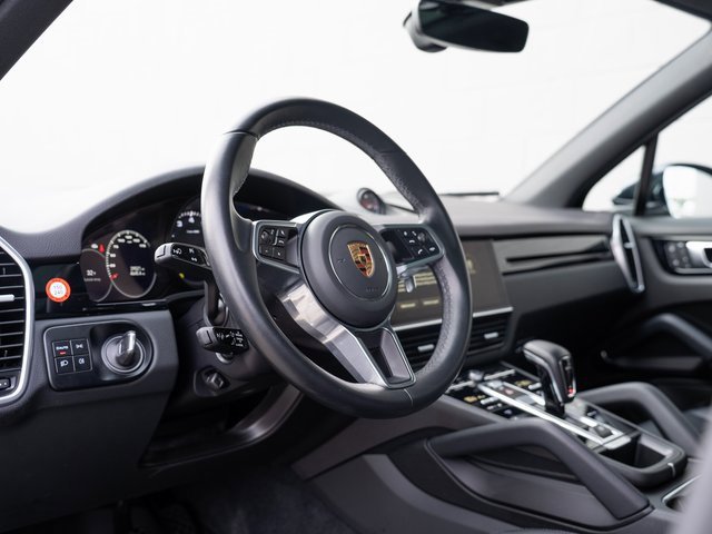 Certified 2023 Porsche Cayenne image 4