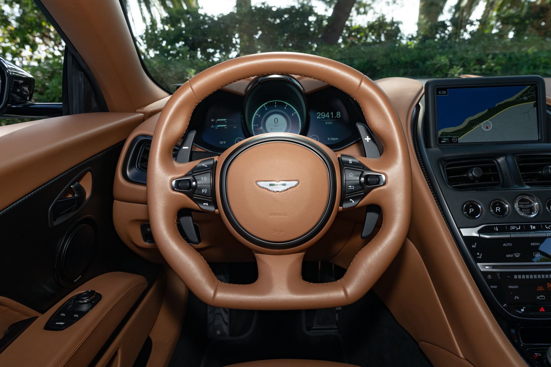 Used 2020 Aston Martin DBS Superleggera RWD image 16