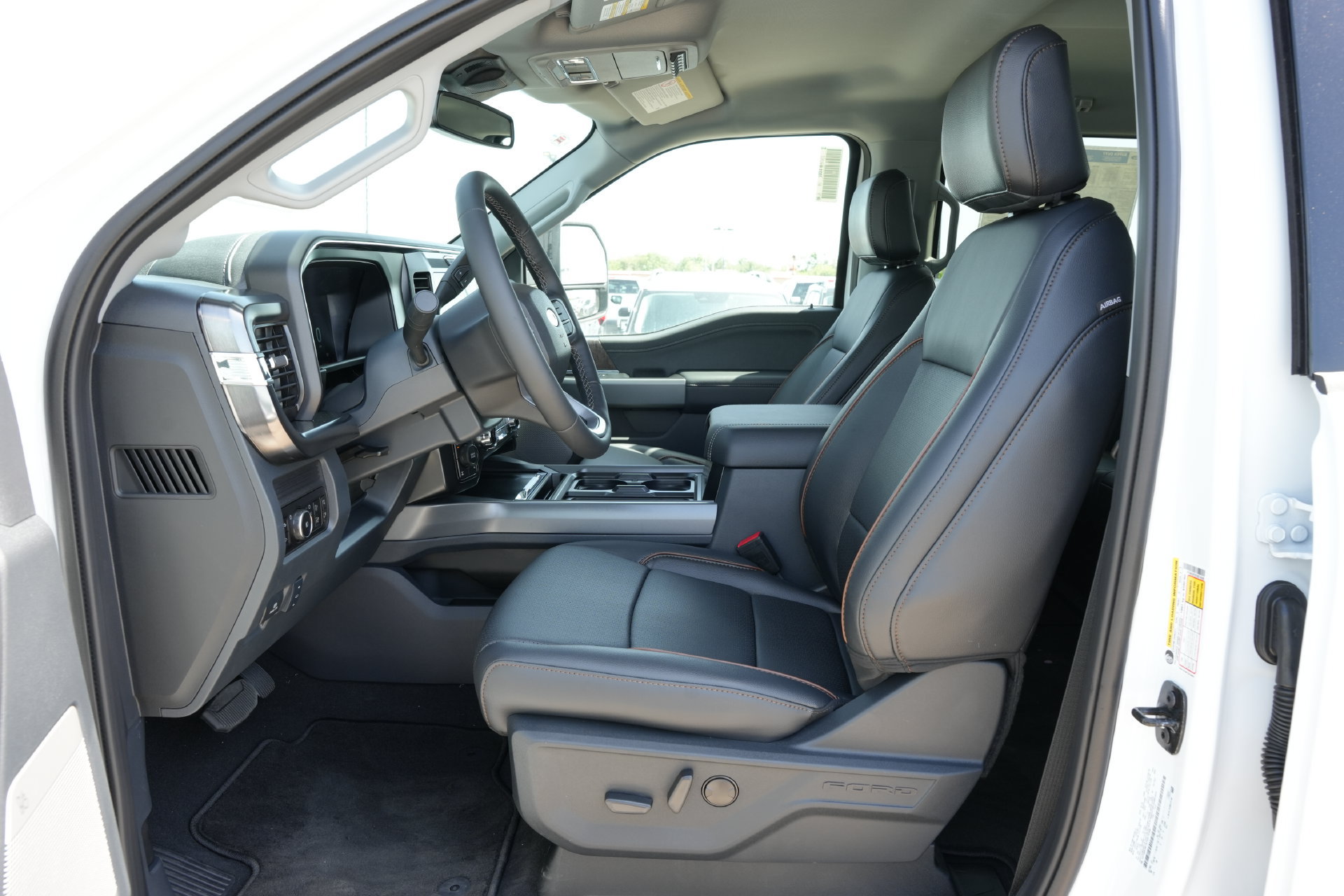 New 2026 Ford F350 Lariat w/ FX4 Off-Road Package AWD/4WD image 15