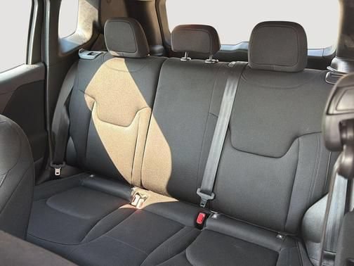 Used 2021 Jeep Renegade Sport AWD/4WD image 12