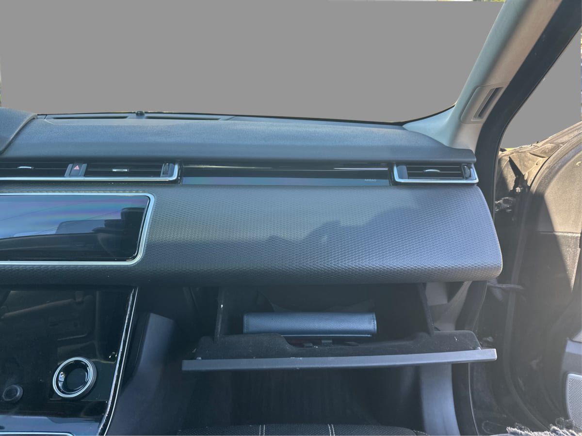 Used 2018 Land Rover Range Rover Velar S AWD/4WD image 37