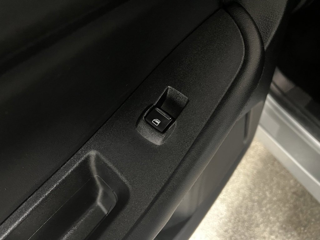 Used 2024 Ford Edge SEL image 47