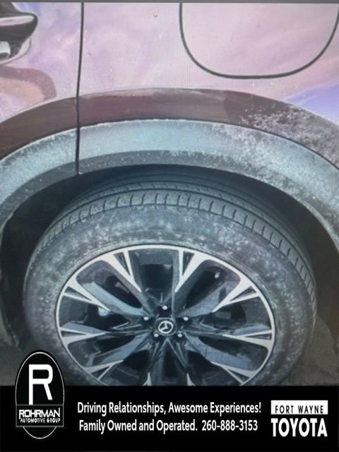 Used 2024 MAZDA CX-90 Plug-In Hybrid w/ Premium Pkg image 4