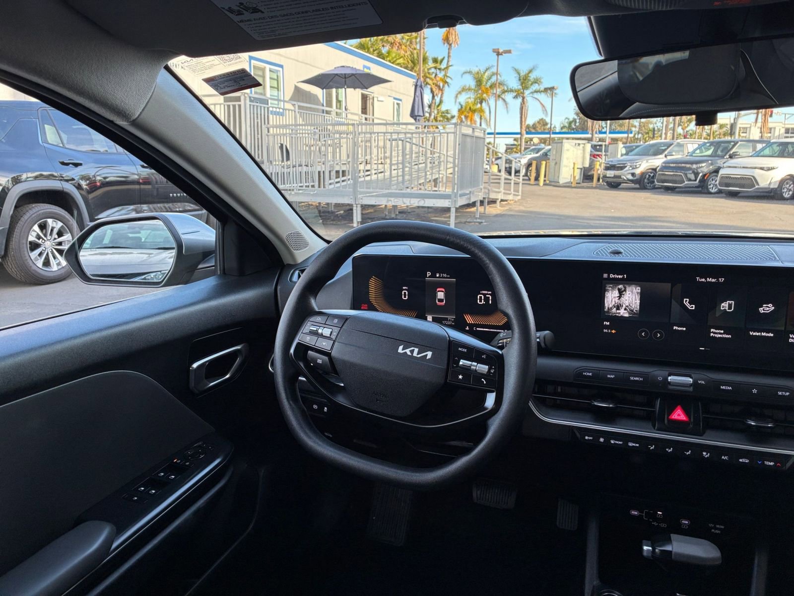 Used 2025 Kia K4 LXS image 33