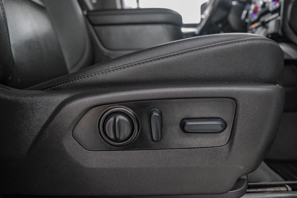 Used 2022 Chevrolet Silverado 2500 LTZ w/ LTZ Convenience Package AWD/4WD image 33