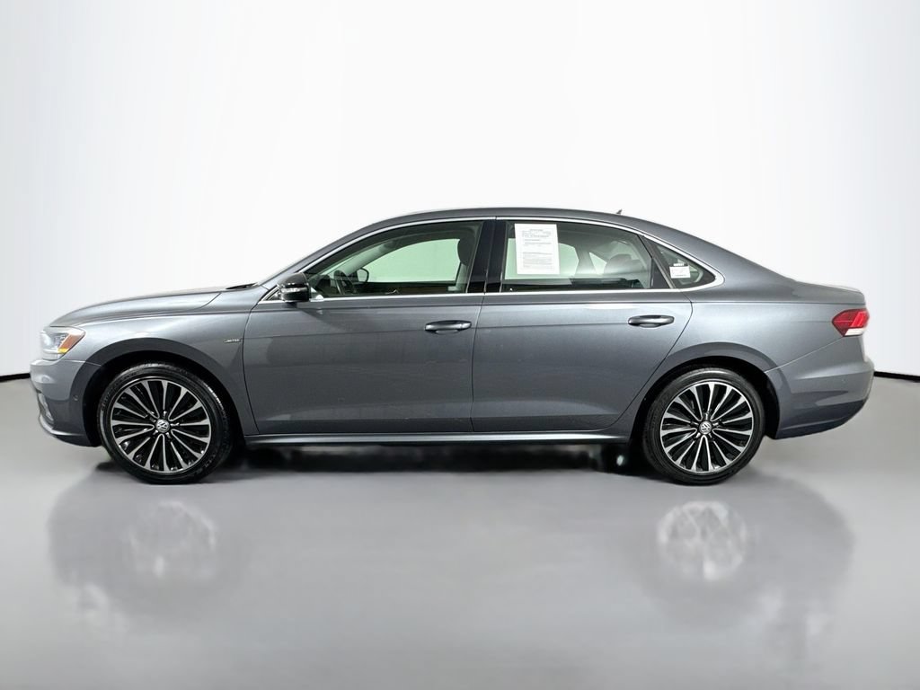 Used 2022 Volkswagen Passat 2.0T FWD image 8