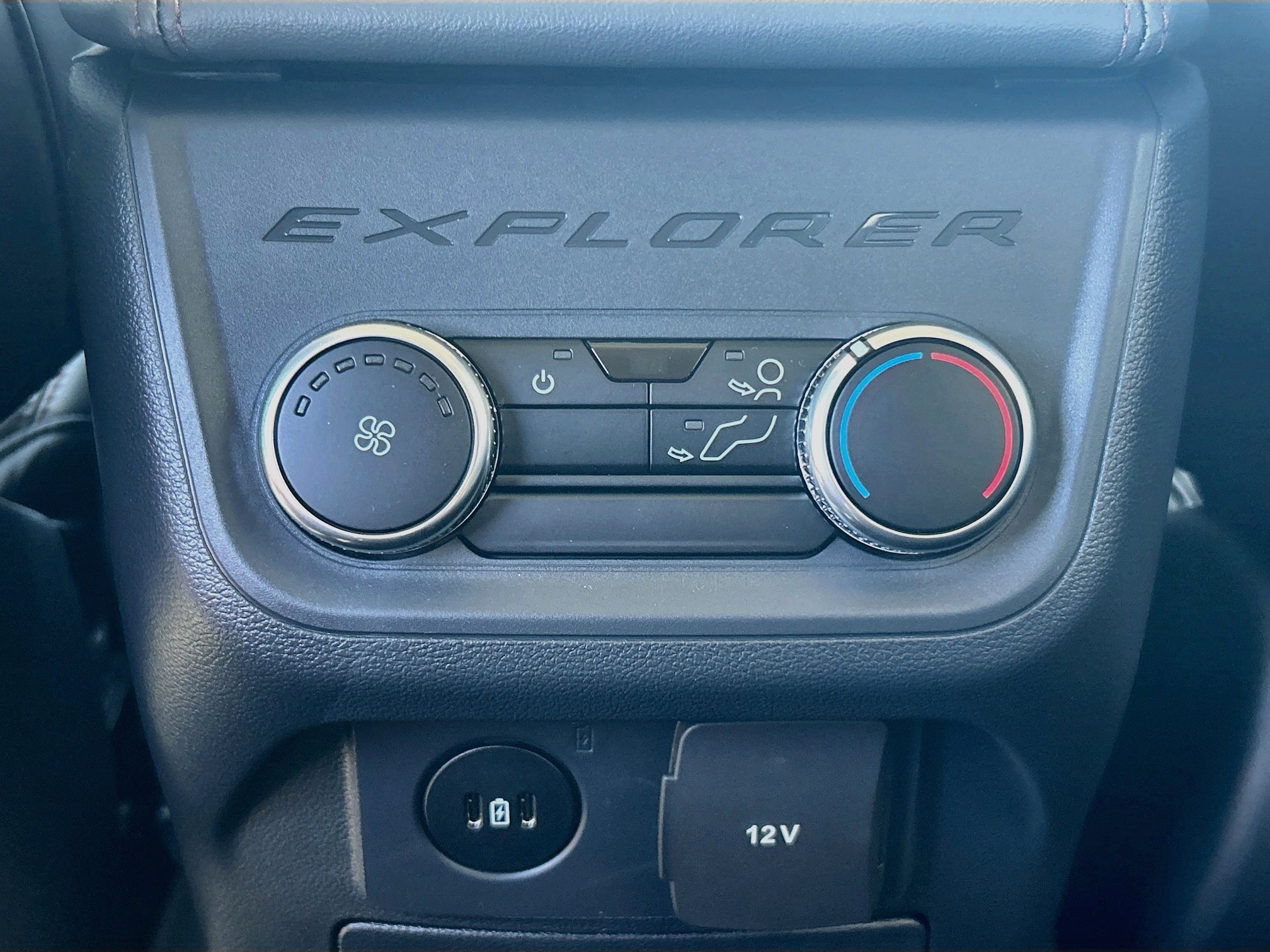 New 2026 Ford Explorer Active w/ Active Comfort Package RWD image 18