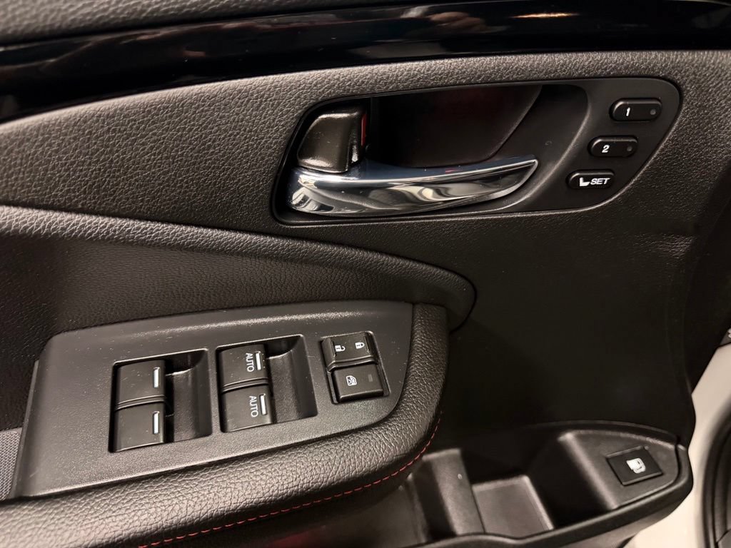 Used 2025 Honda Ridgeline Black Edition image 14