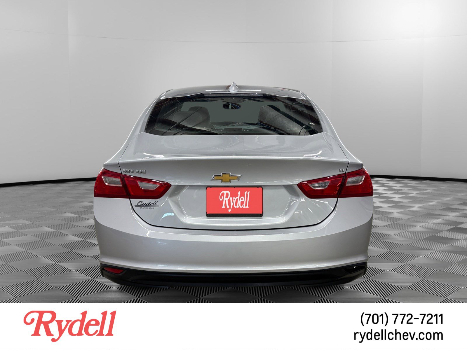 Used 2018 Chevrolet Malibu LT FWD image 4