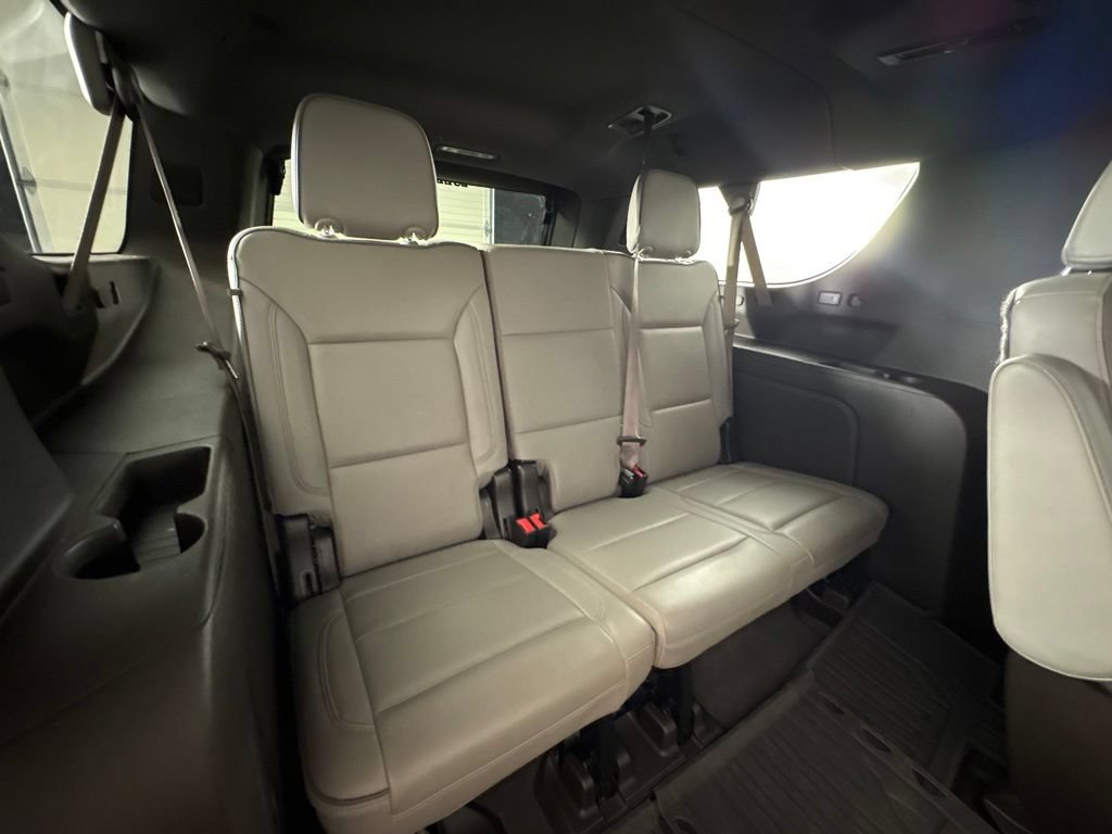 Used 2023 GMC Yukon XL SLT AWD/4WD image 50