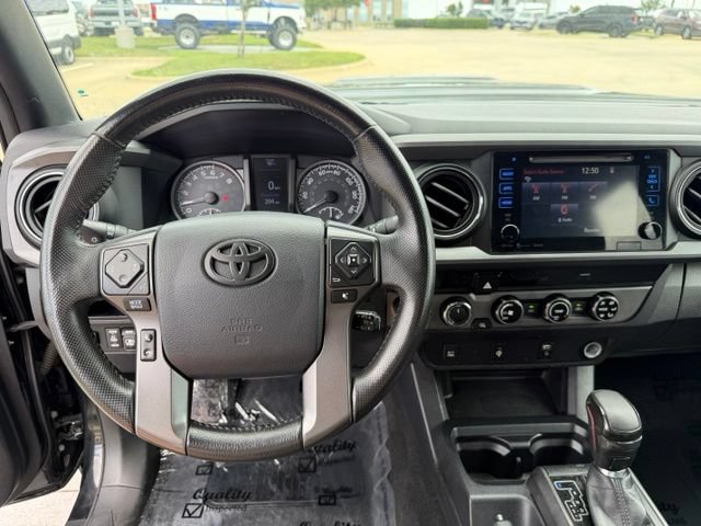 Used 2017 Toyota Tacoma TRD Sport w/ Tow Package AWD/4WD image 11