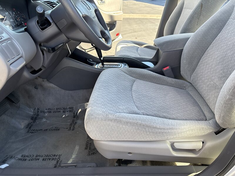 Used 2001 Honda Accord VP image 22