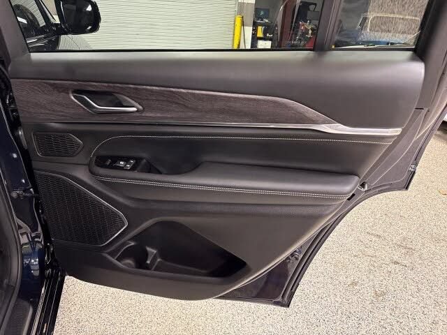 Used 2023 Jeep Grand Cherokee L Overland AWD/4WD image 67