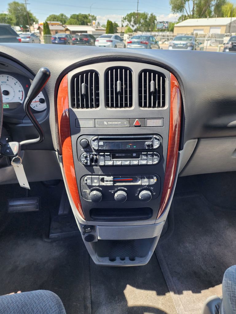 Used 2005 Chrysler Town & Country LX w/ Popular Equipment Group II image 12