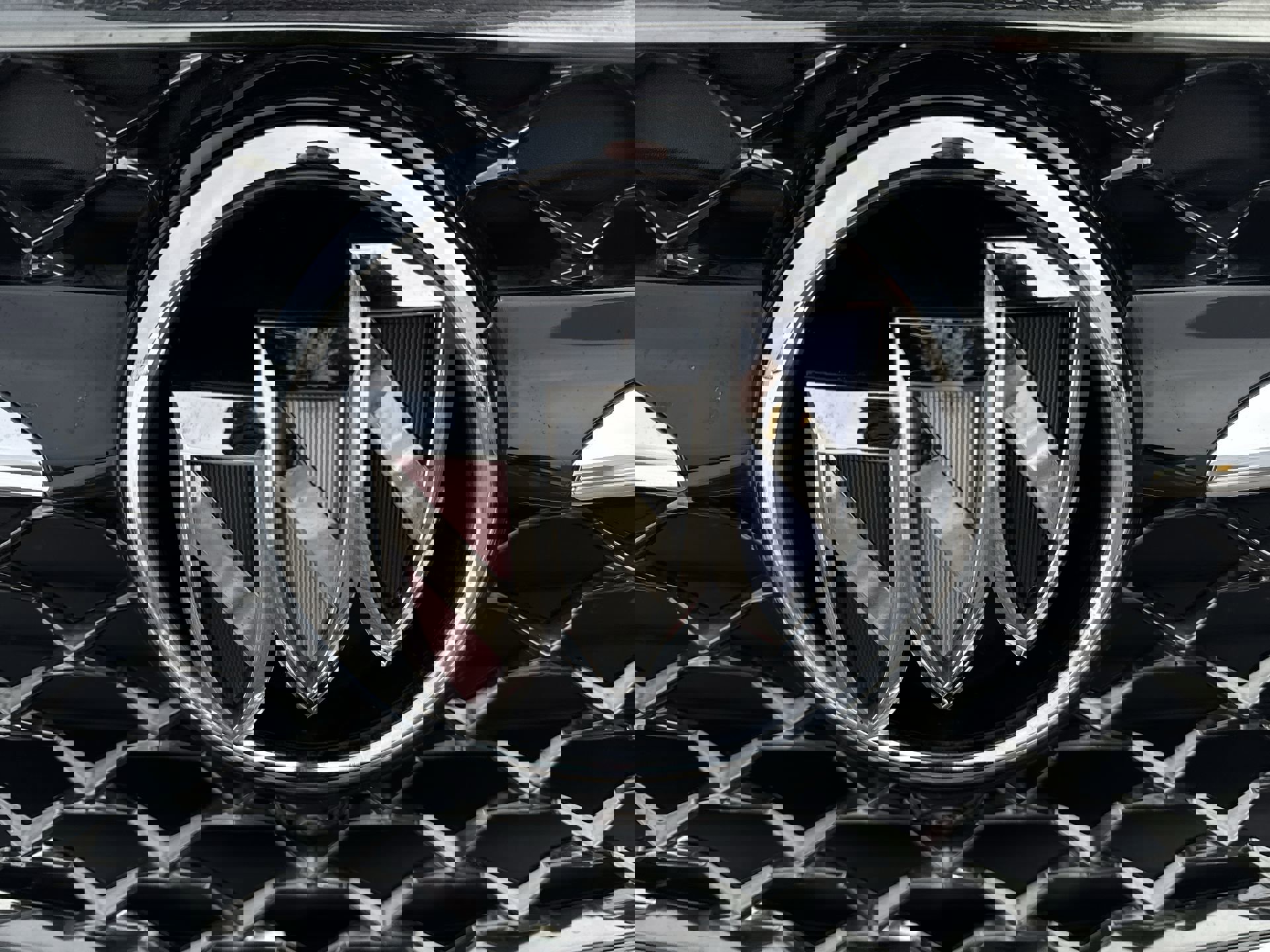 Certified 2021 Buick Envision Avenir w/ Technology Package II image 32