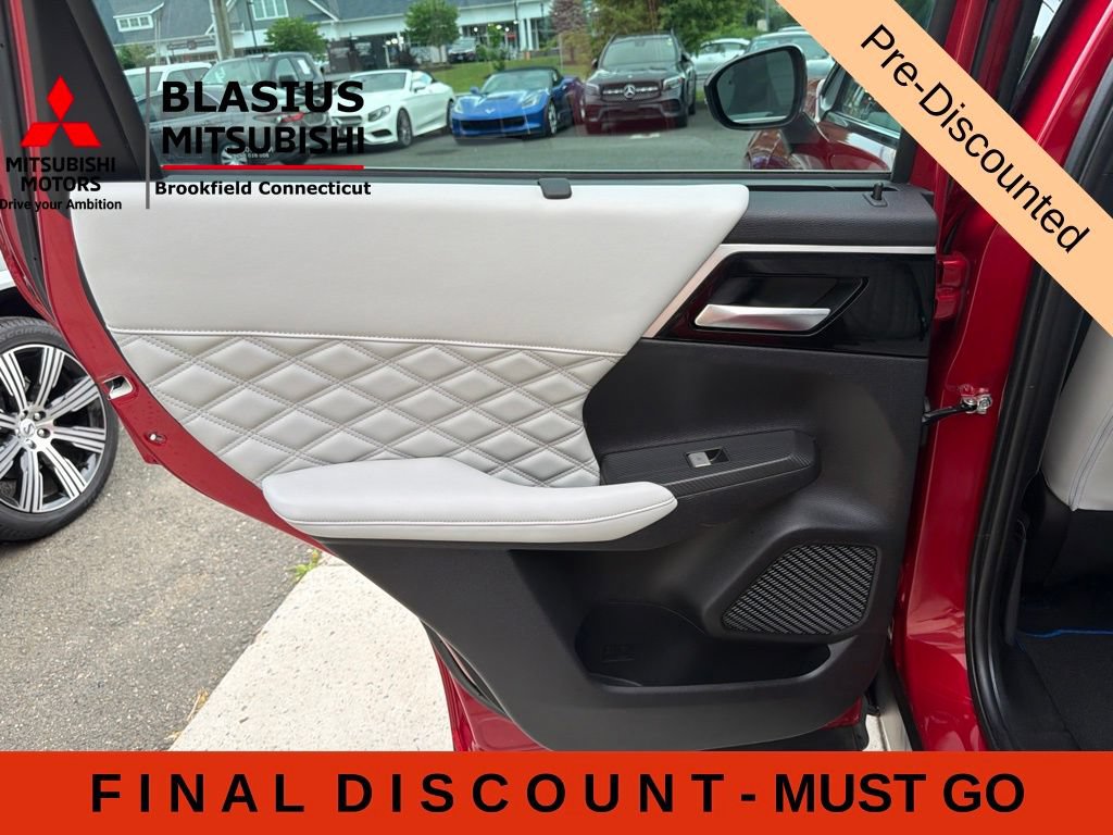 Used 2023 Mitsubishi Outlander SEL AWD/4WD image 47
