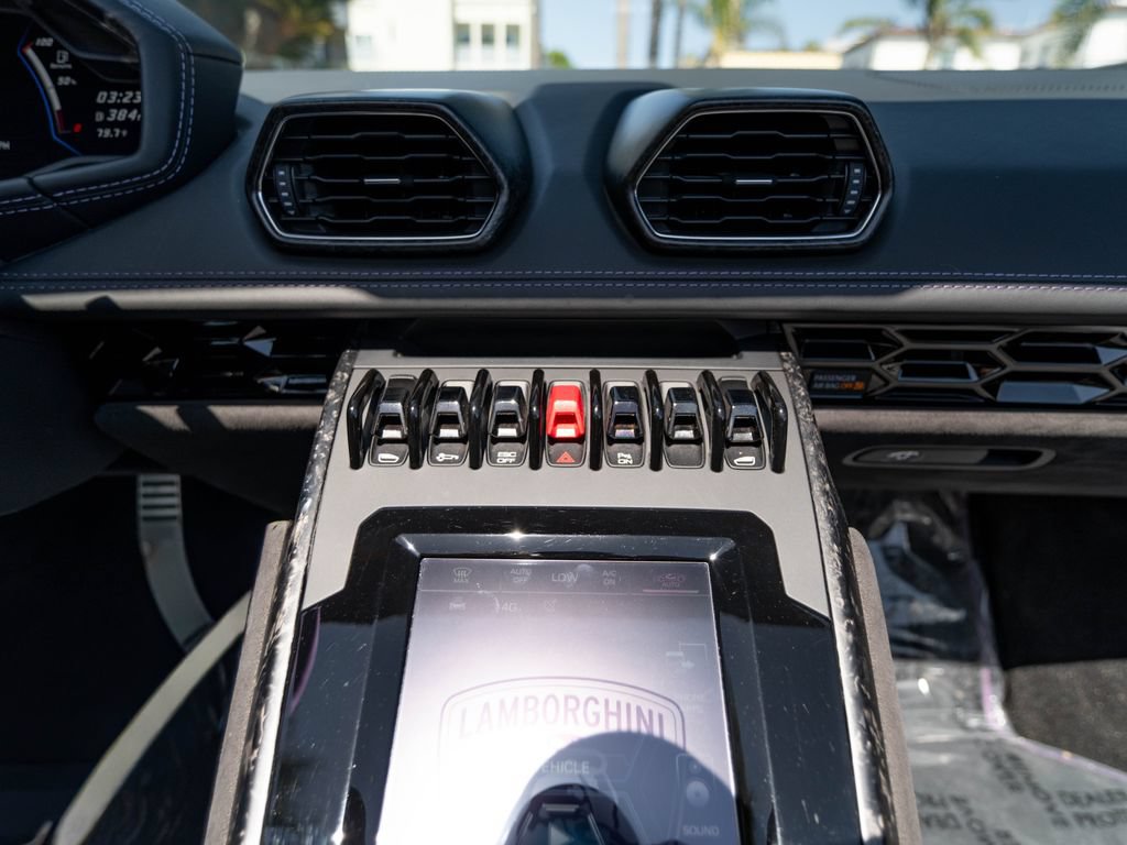 Used 2024 Lamborghini Huracan EVO AWD/4WD image 14