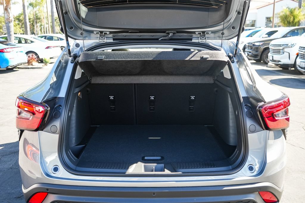 New 2026 Chevrolet Trax LT w/ Sunroof Package FWD image 25