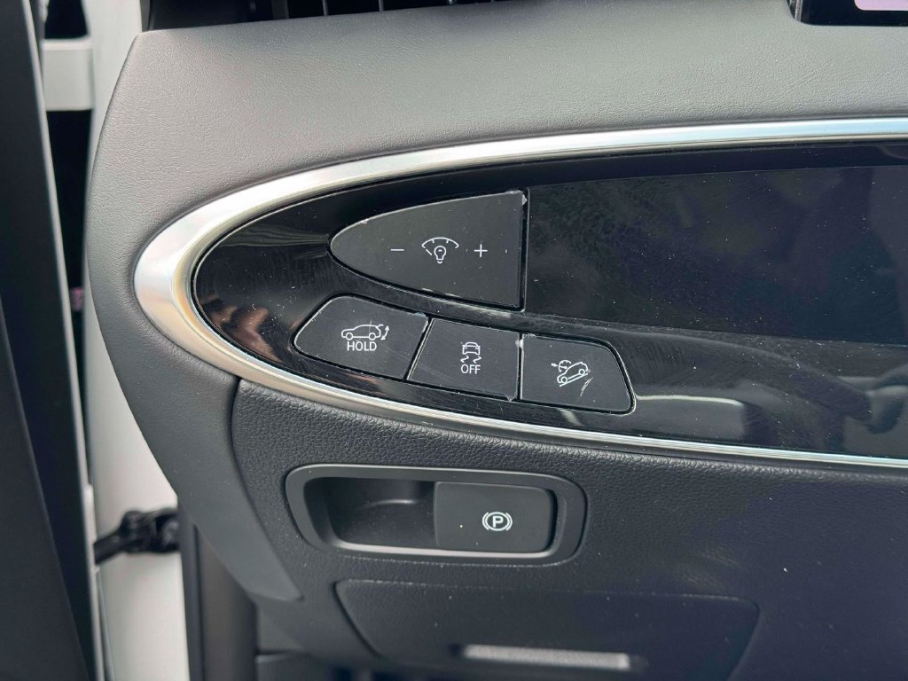 Certified 2026 Genesis GV70 2.5T AWD/4WD image 17