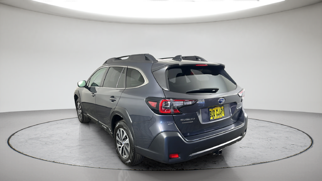 Used 2023 Subaru Outback Premium AWD/4WD image 10