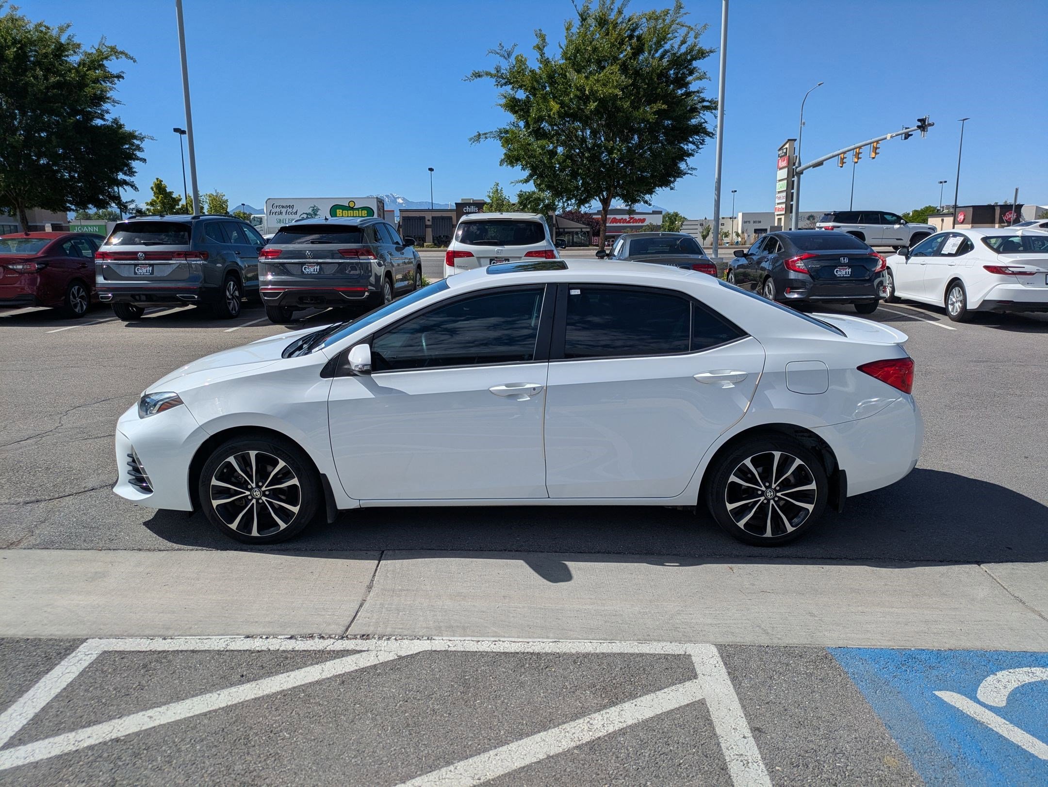 Used 2019 Toyota Corolla SE FWD image 9