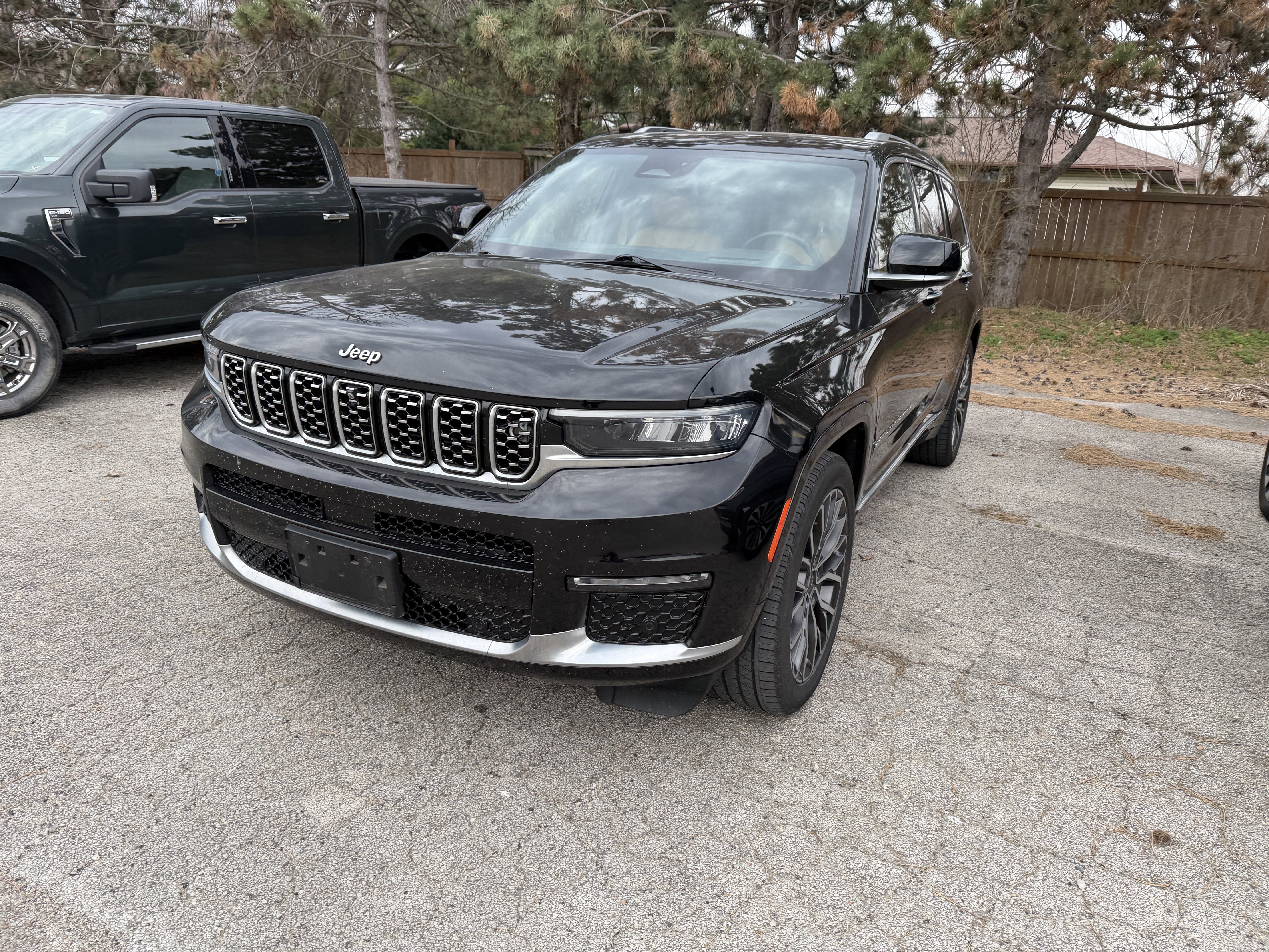 Used 2021 Jeep Grand Cherokee L Summit image 2