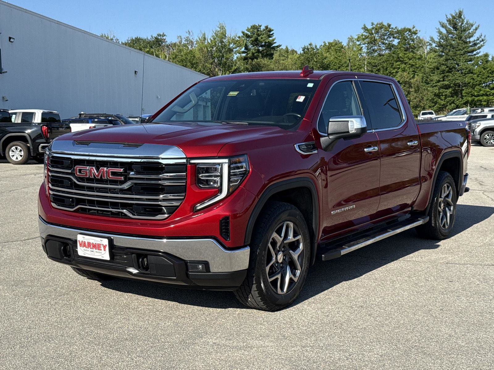 Used 2022 GMC Sierra 1500 SLT w/ SLT Premium Package image 1
