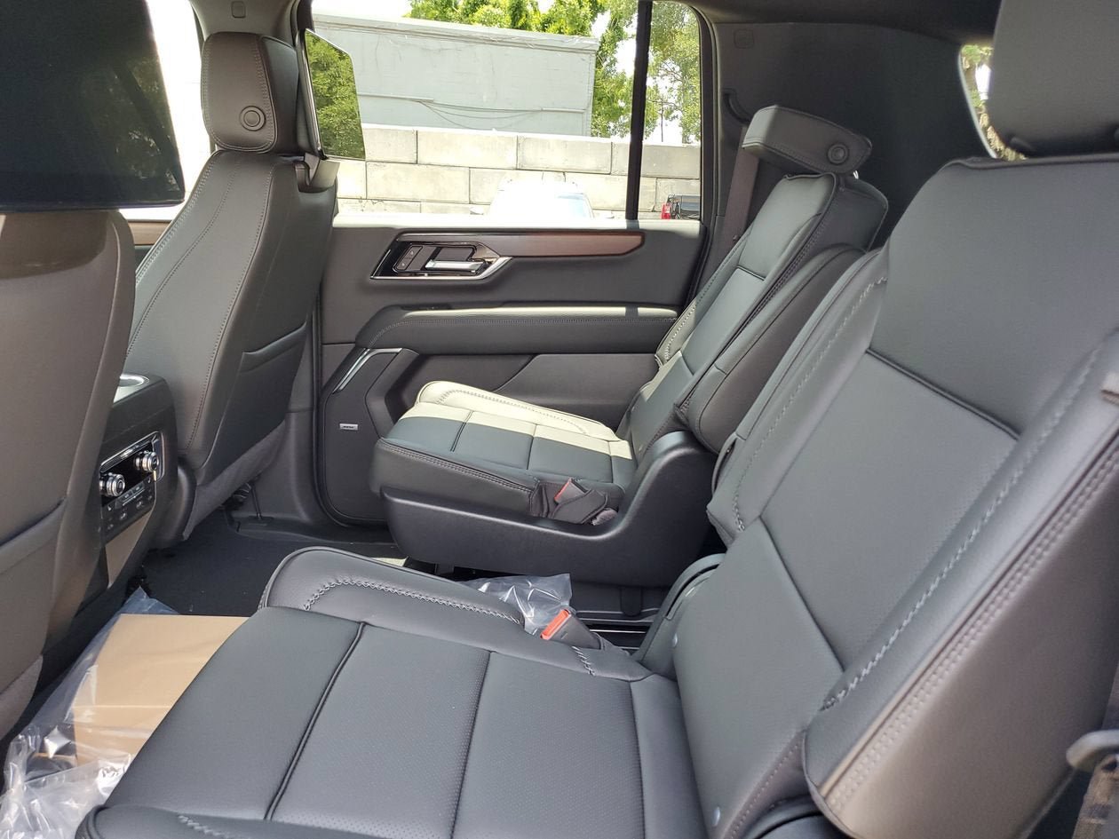 New 2026 GMC Yukon XL Denali w/ Denali Reserve Package AWD/4WD image 11