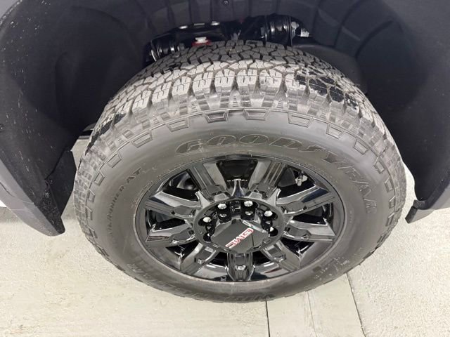 New 2026 GMC Sierra 2500 AT4 image 4