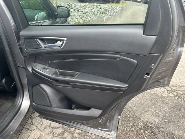 Used 2022 Ford Edge Titanium w/ Equipment Group 301A AWD/4WD image 17
